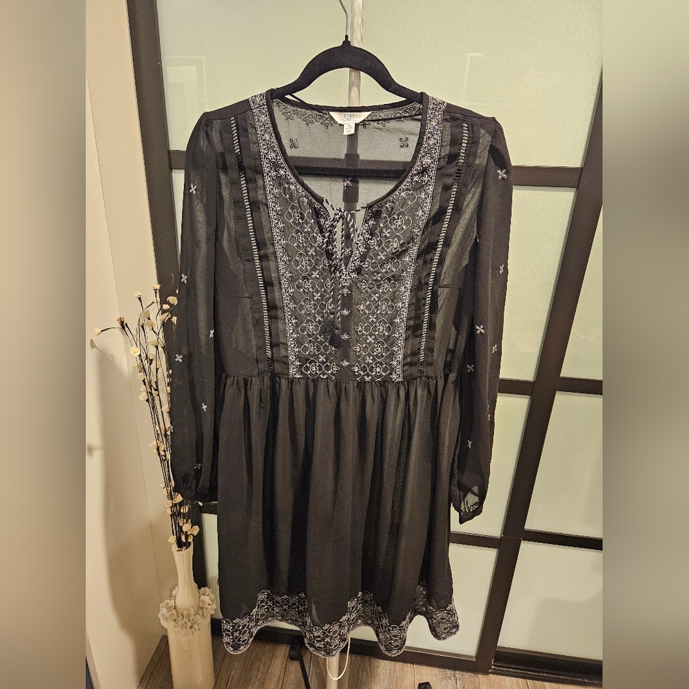 Time and Tru Elegant Black Embroidered Dress